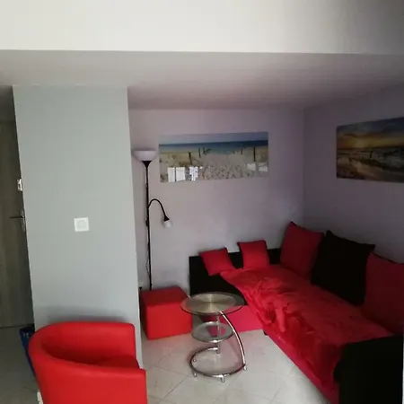 Apartament 302 Kiky Апартаменты *